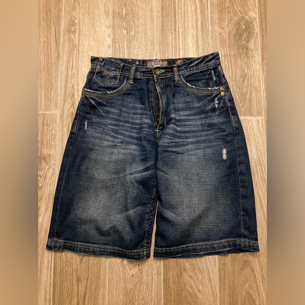 Akademiks jorts